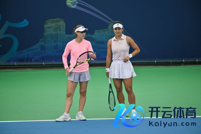 郑赛赛（左）、郭涵煜（右）