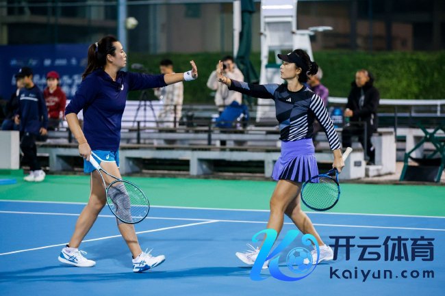 杨钊煊（左）、徐一璠（右）