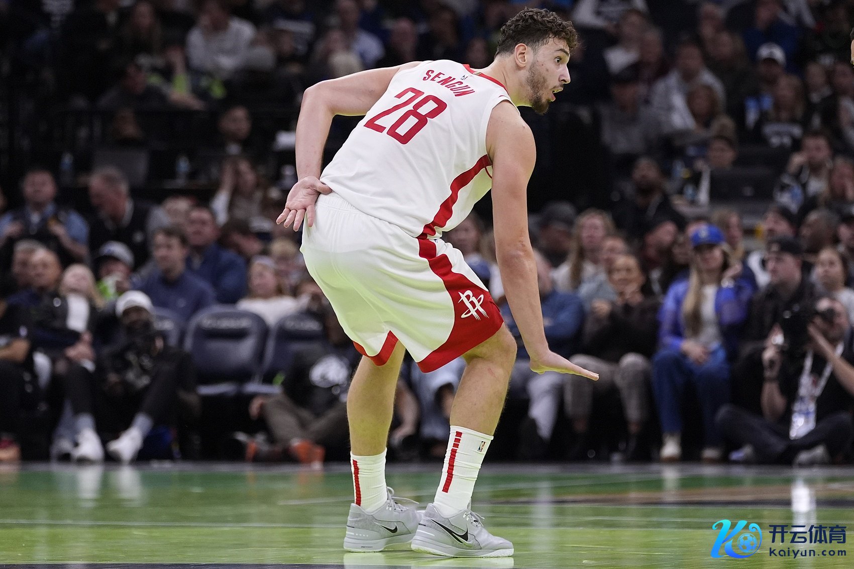 范弗里特：任何时分球传给申京齐是在垂危中的可以遴荐